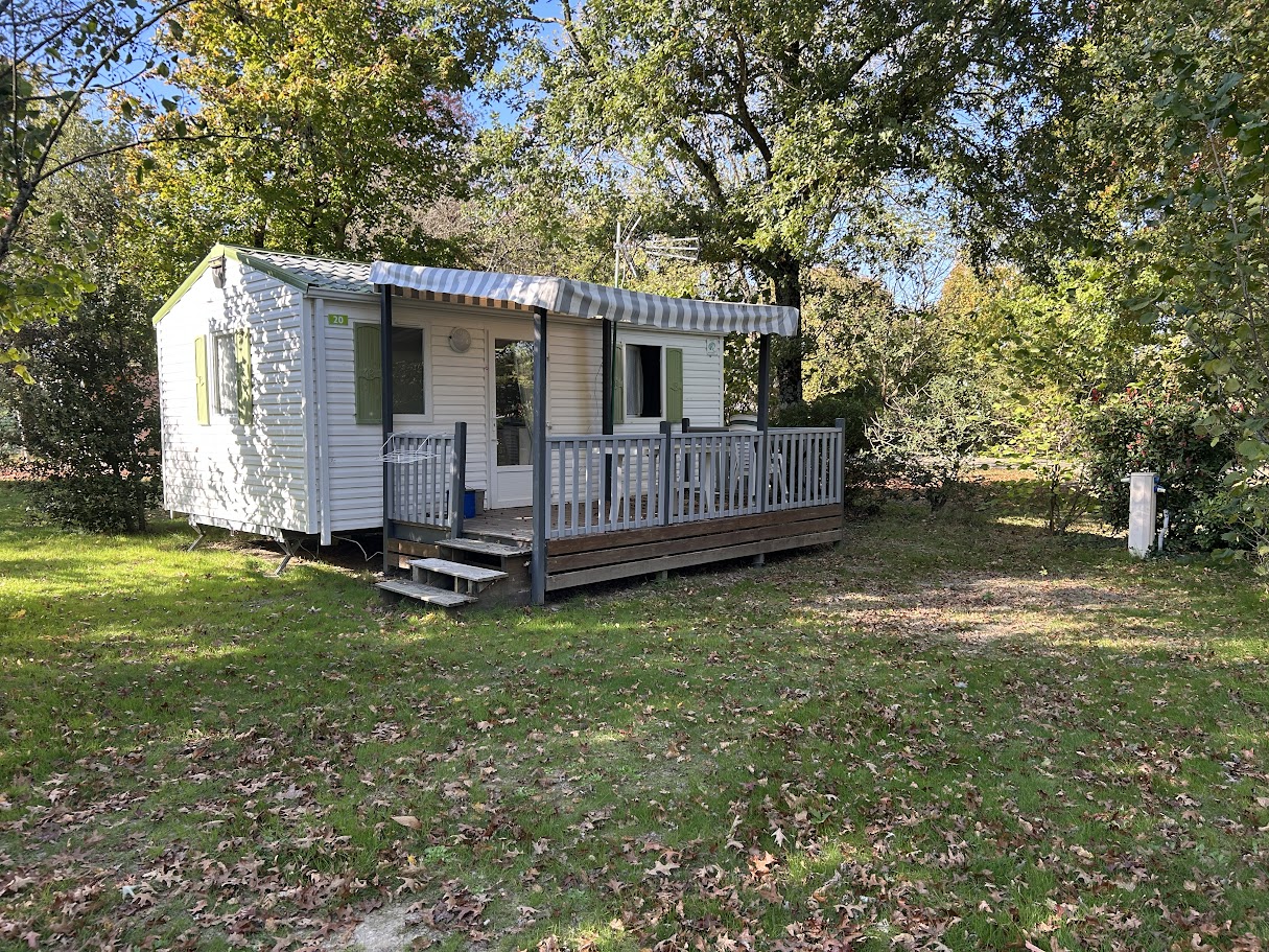 Mobile home without bathroom facilities for 5 people